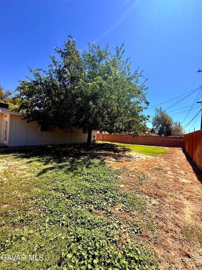 Building Photo - 45503 Genoa Ave