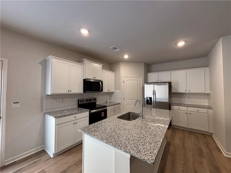 Building Photo - 27 Rustin Rdg