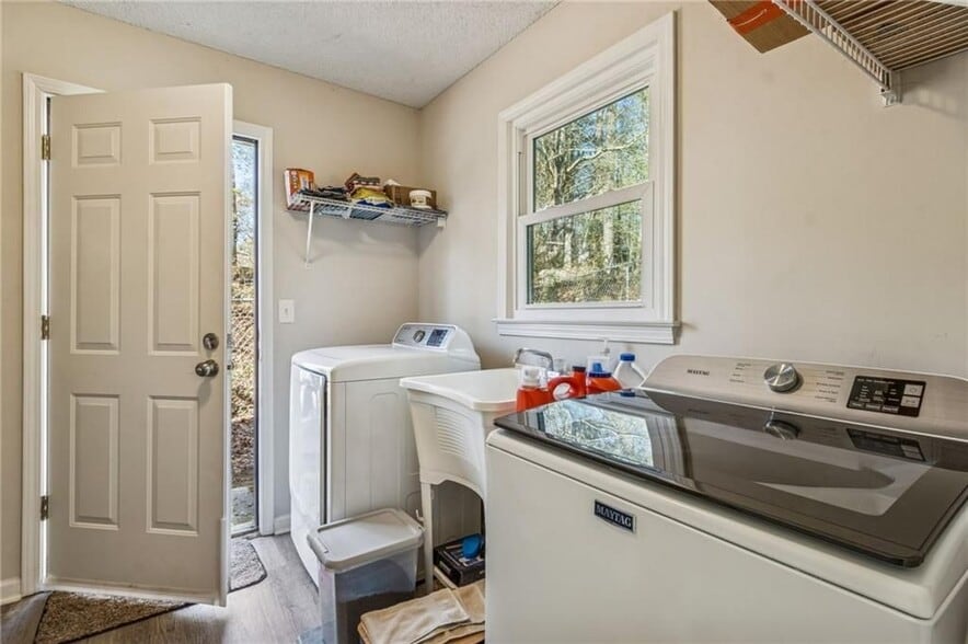 Building Photo - 1212 Torrey Pl SE