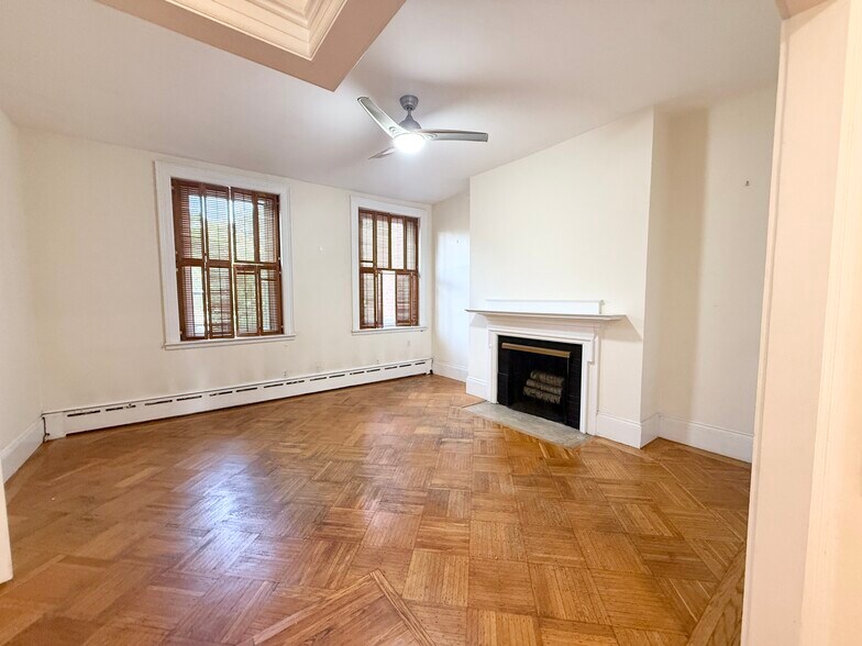 Building Photo - 1712 Beacon St