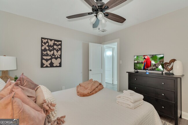 Building Photo - 94 Cochran Rd SE