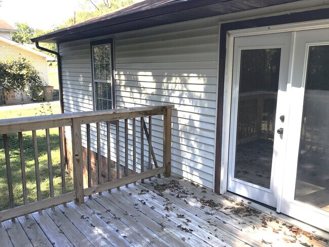 Building Photo - Move-In Ready 3 Bedroom 2 Bath Home in Ant...