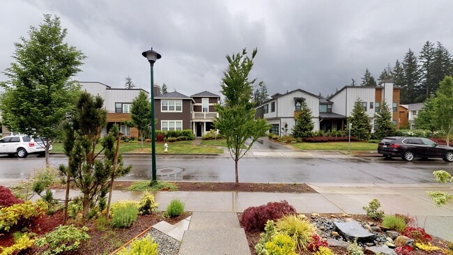 Building Photo - Issaquah highlands 5 bedroom plus Den and 5.5 bathroom newer home with a lot of amenities!!!  A m...