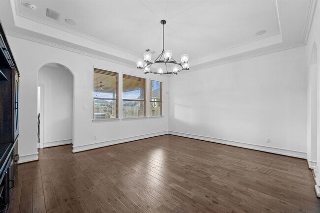 Building Photo - 16746 Highland Country Dr