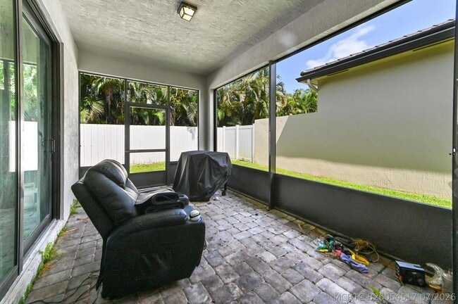 Building Photo - 7461 Moonrise Dr
