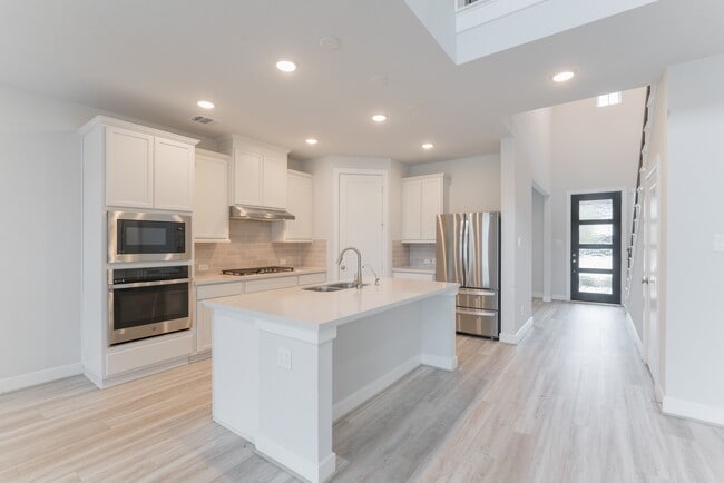 Building Photo - 146 Renodes Garden Ln