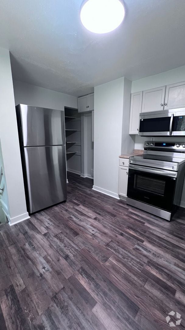 Building Photo - NEW LISTING!! Shadle 4 bedroom 2 bath