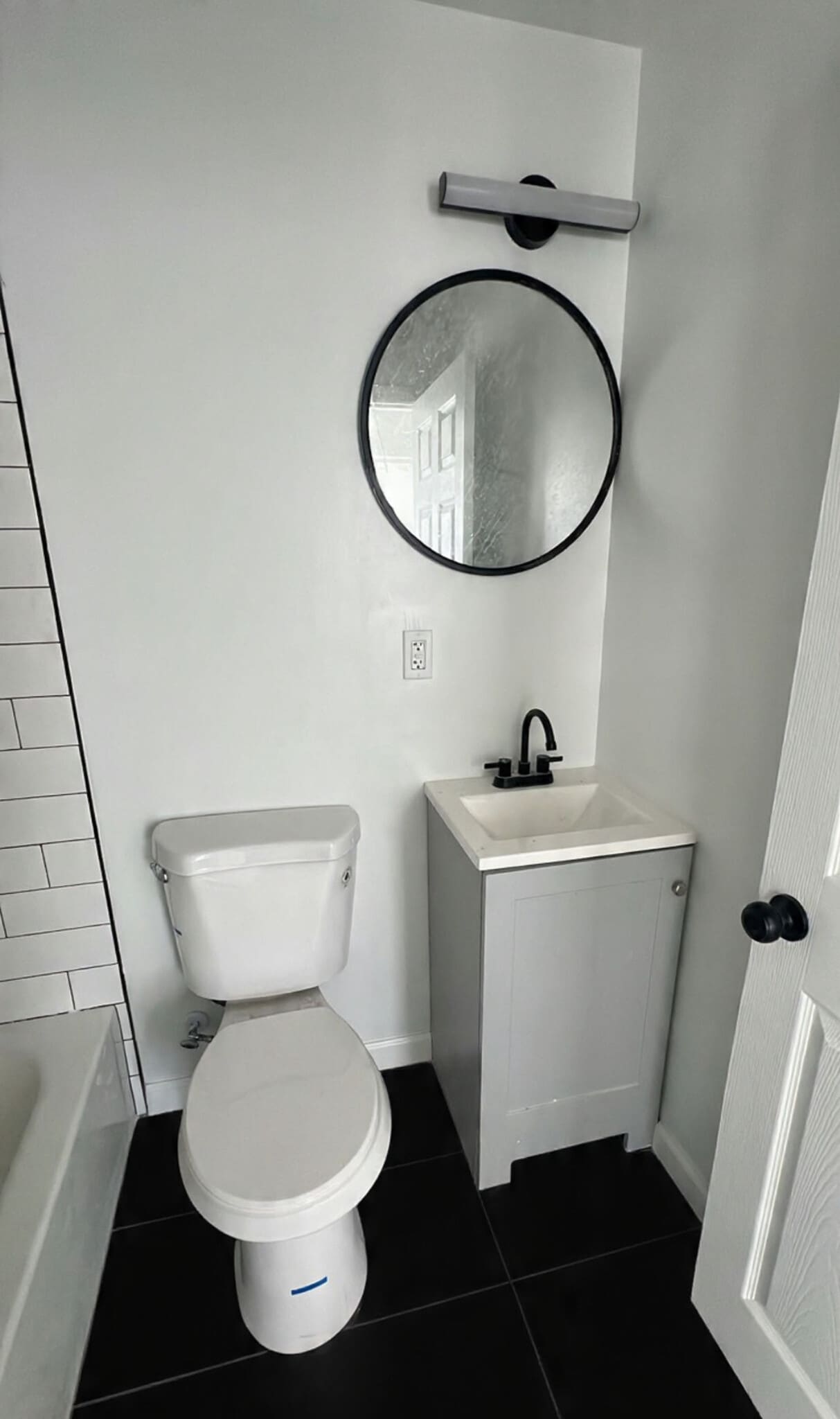 Rear unit - 1132 W 8th St