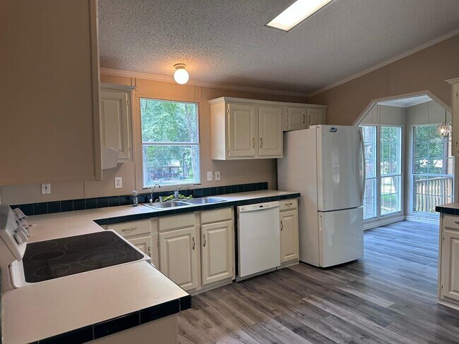 Building Photo - 16407 N Ravenswood Dr