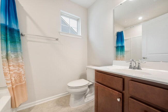 Building Photo - Welcome to this stunning 3-bed, 3-bath home located in the vibrant community of Wake Forest, NC.