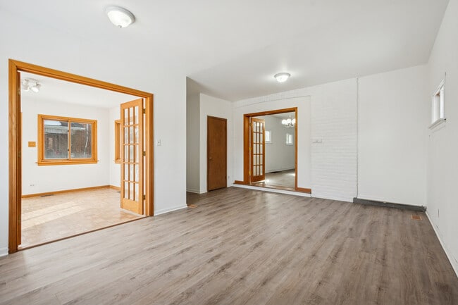 Building Photo - 2639 Prairie Ave