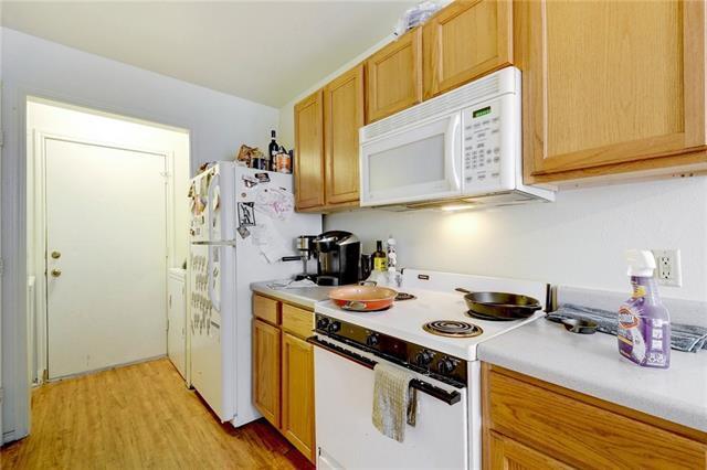 Kitchen - 947 Sagewood Trail