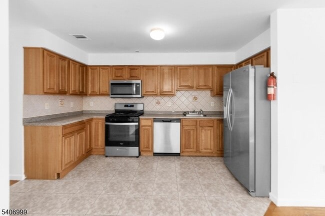 Building Photo - 210 Port Ave