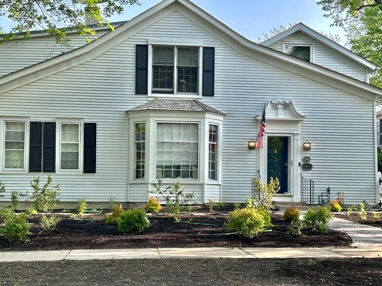 Historically significant home in the heart of downtown - 761 Cherry St