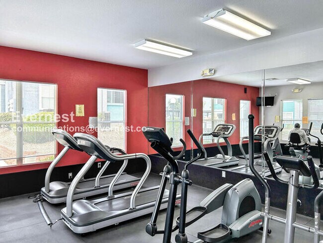 Building Photo - 6955 N Durango Dr