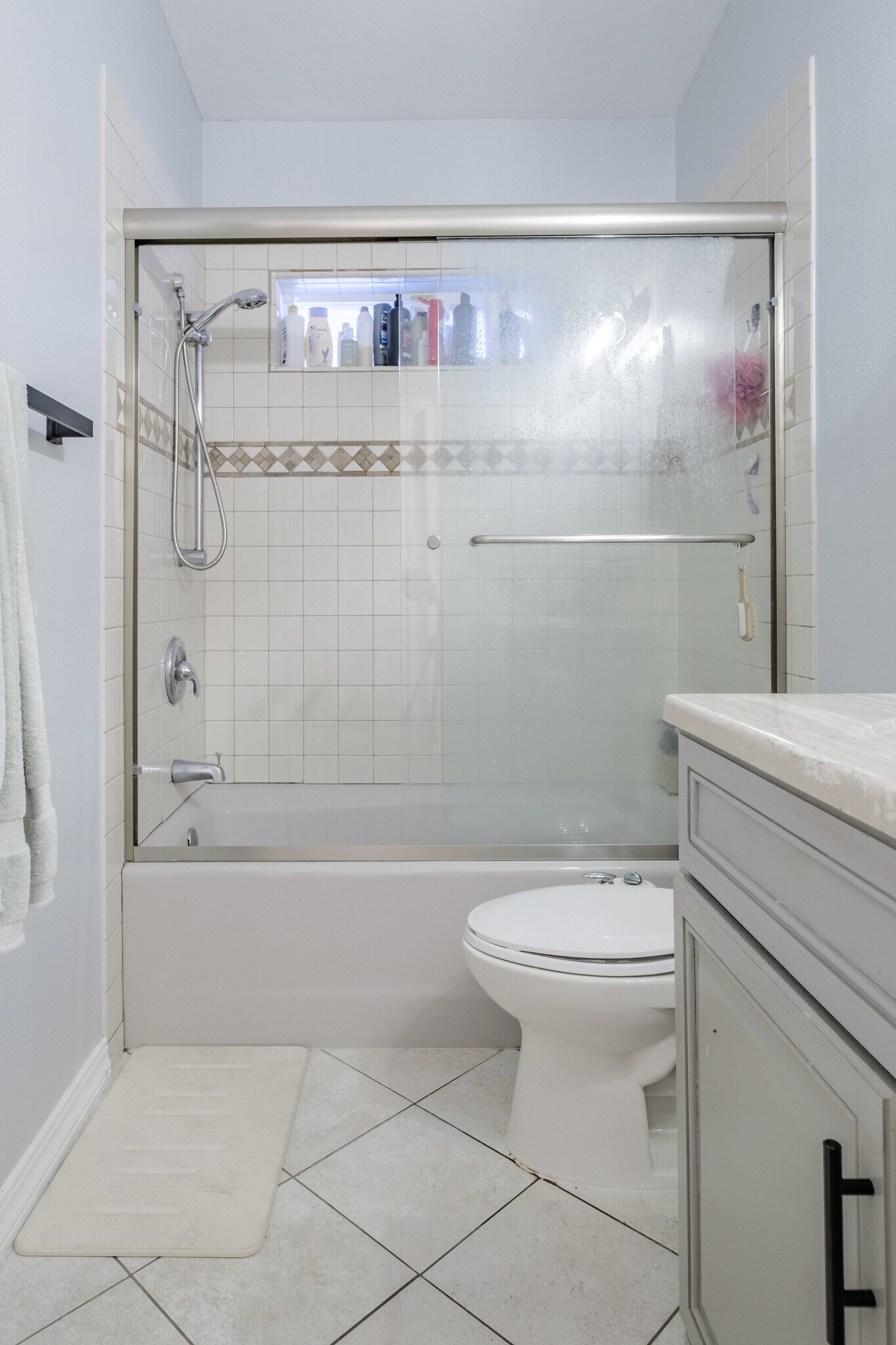 Building Photo - 5521 27th Ave