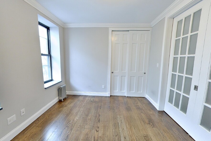 Building Photo - 338 E 100th St