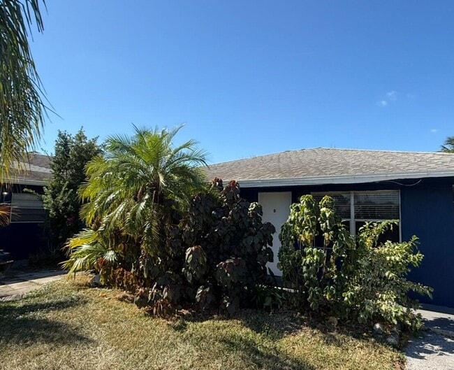 Building Photo - 105 SW 5th Ave