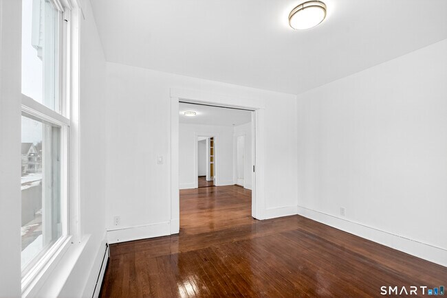 Building Photo - 168 Black Rock Ave