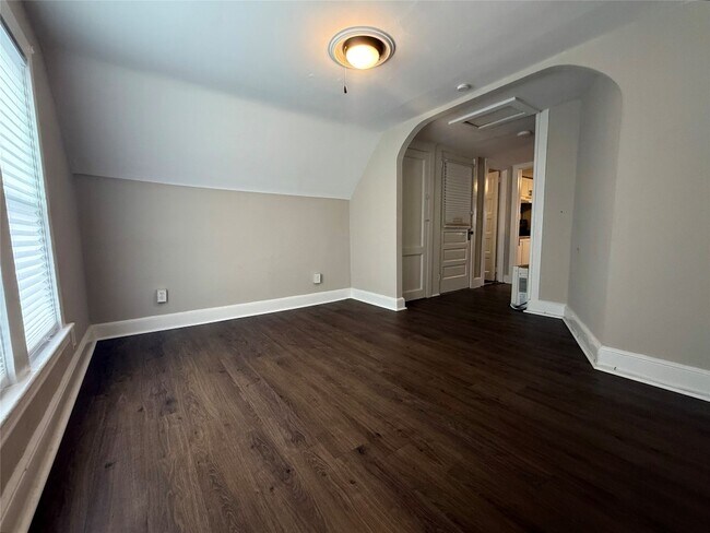 Building Photo - 143 Harrison St