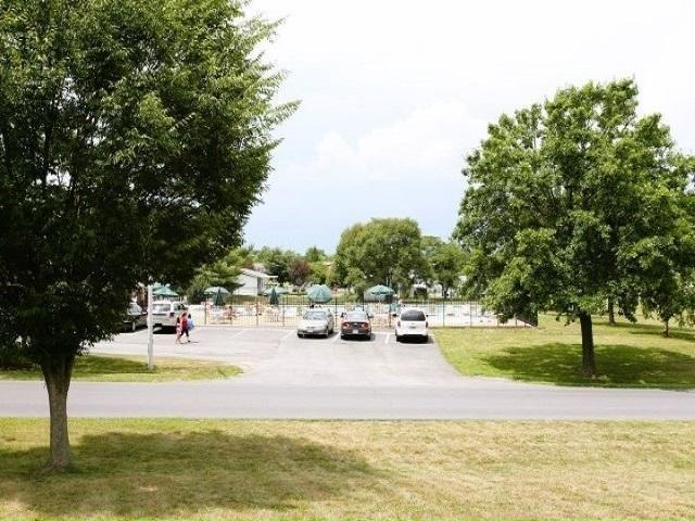 Building Photo - 102 W Fowler Dr