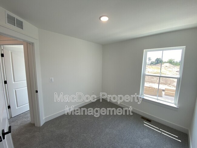 Building Photo - 4815 Jackson Vlg Pkwy