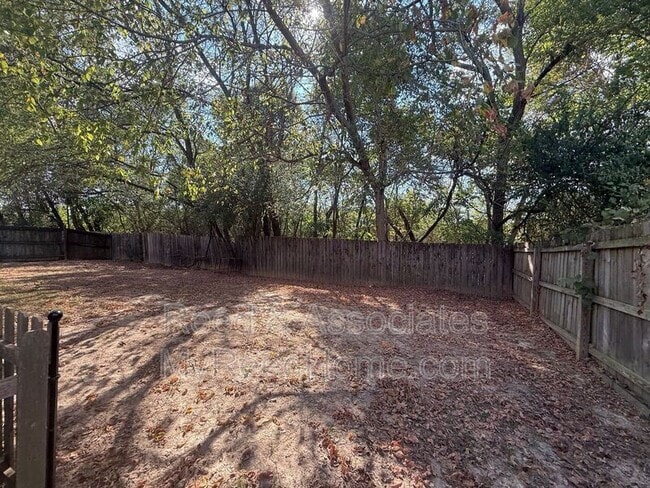 Building Photo - 70 Clear Springs Dr