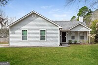 Building Photo - 325 Countryside Ln