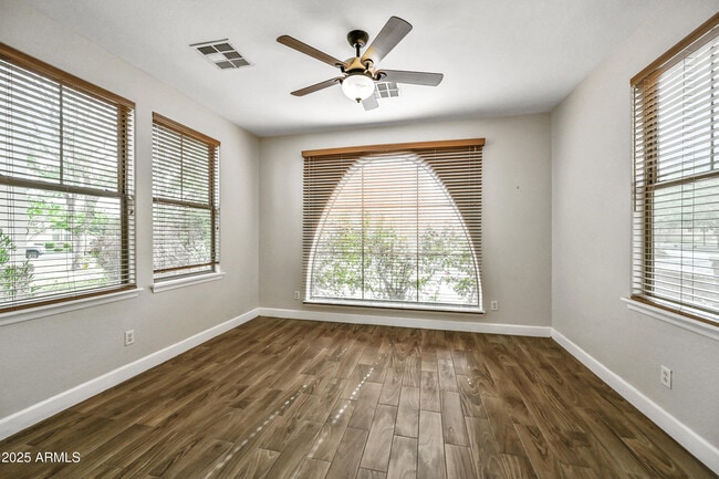 Building Photo - 15340 W Dahlia Dr