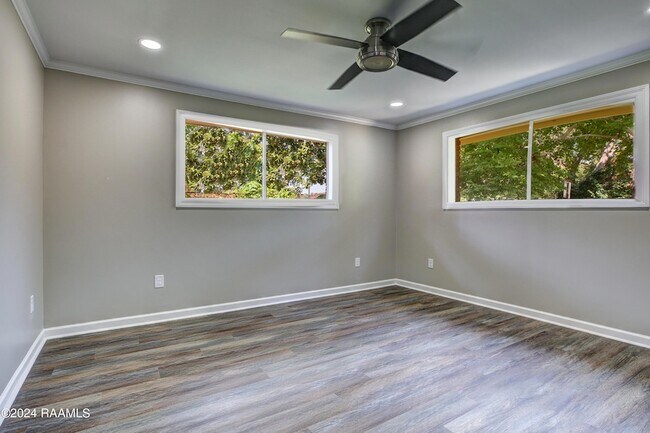 Building Photo - 113 Montgomery Dr