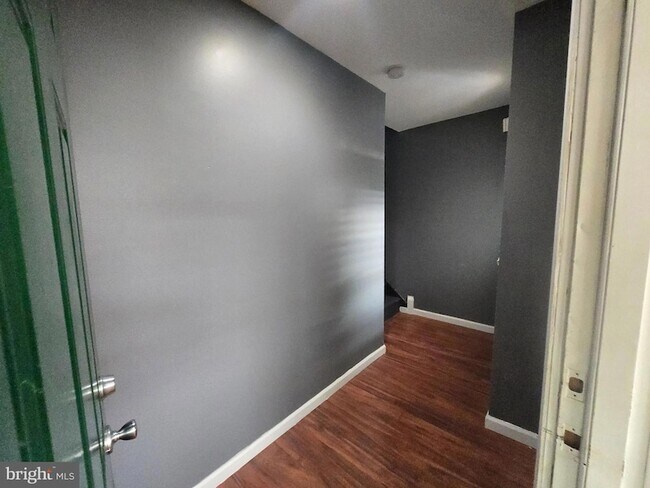 Building Photo - 5914 Belmar Ter