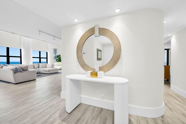 Building Photo - 3115 S Ocean Blvd