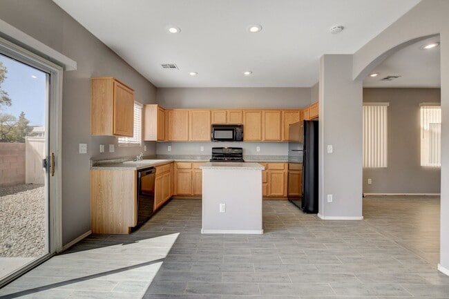 Building Photo - 4 Bedroom Home in the South West / 89139 Area