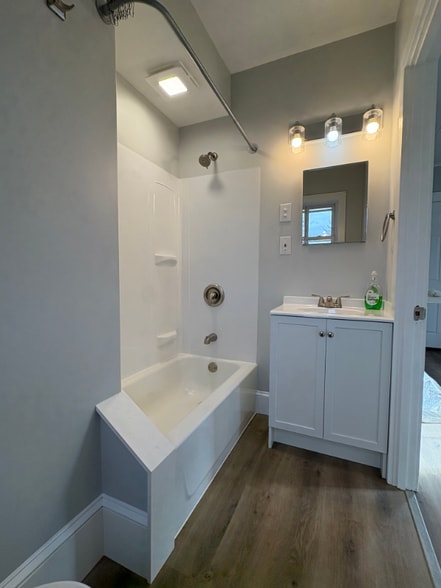 Building Photo - 37-41 Dunstable Rd