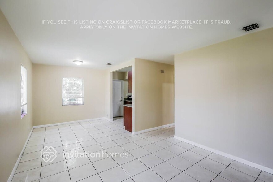 Building Photo - 16049 NE 9th Ct