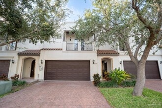 Building Photo - 21 S 5th St