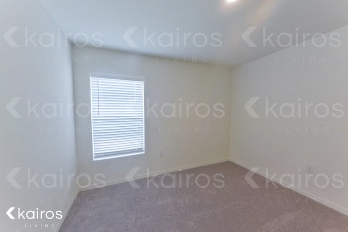 Building Photo - 3024 NE 1st Ave