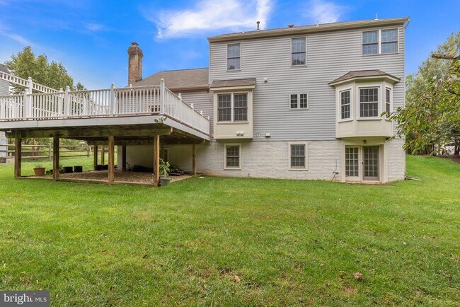 Building Photo - 13907 Willow Tree Dr