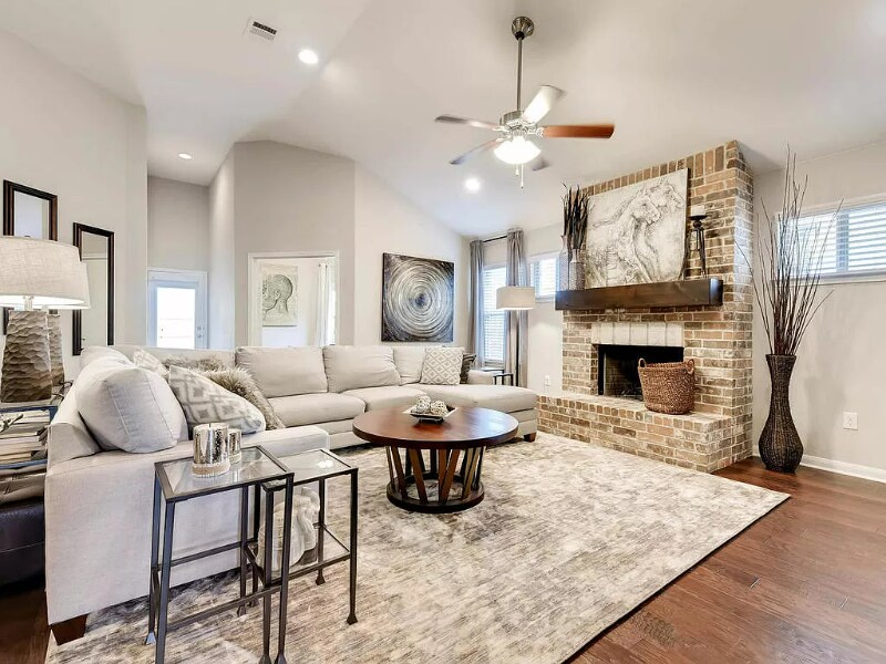 Building Photo - 2405 Muzzie Ln