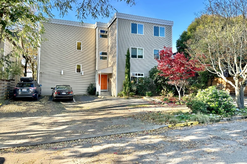 Building Photo - 1815 14th Ave