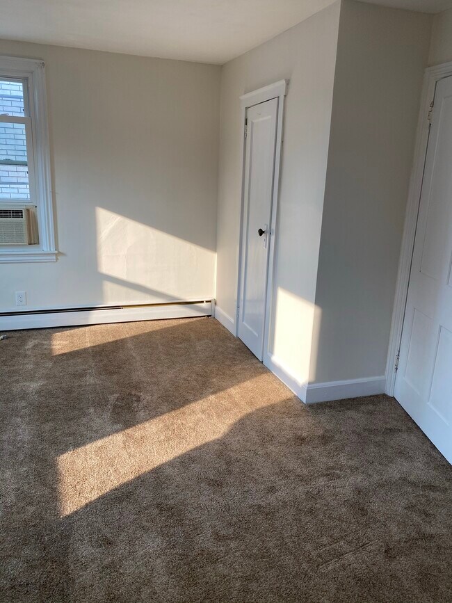 another view of bedroom - 176 Ridge St
