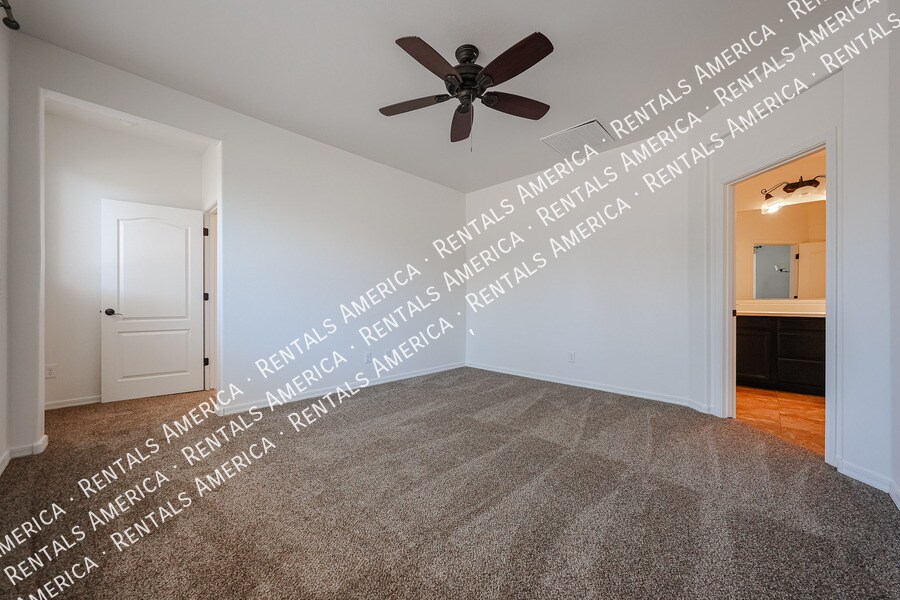 Building Photo - 41192 W Rio Bravo Dr