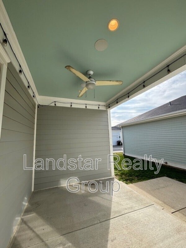 Building Photo - 6411 Moonseed St