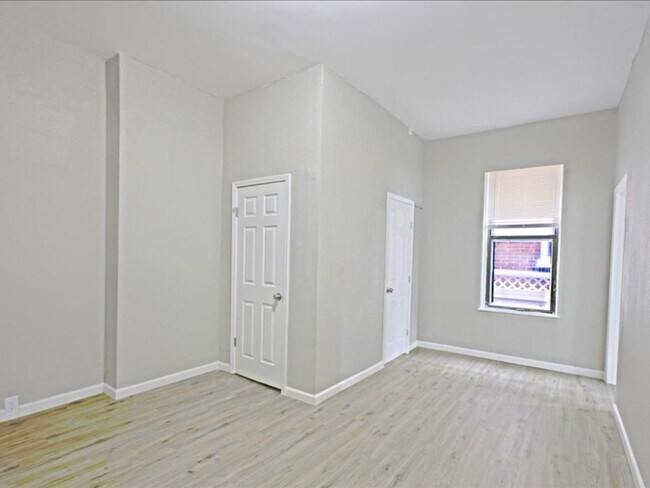 Building Photo - Welcome to 6730 Vermont!