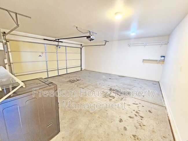 Building Photo - 600 San Lorenzo St