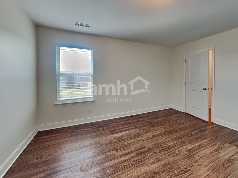 Building Photo - 4812 Chutney Dr