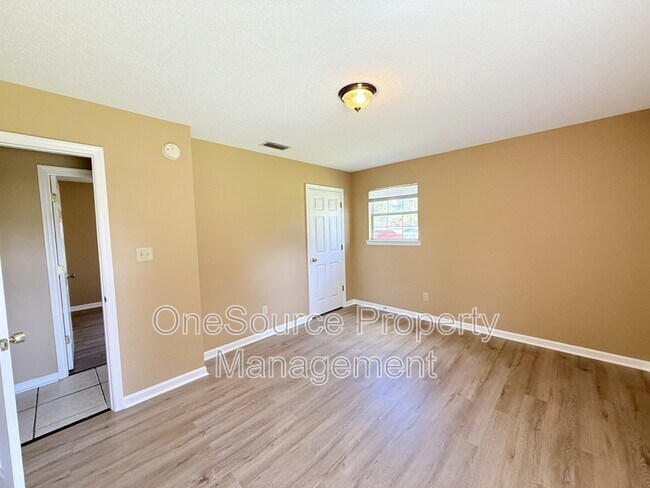 Building Photo - 2135 Hamilton St