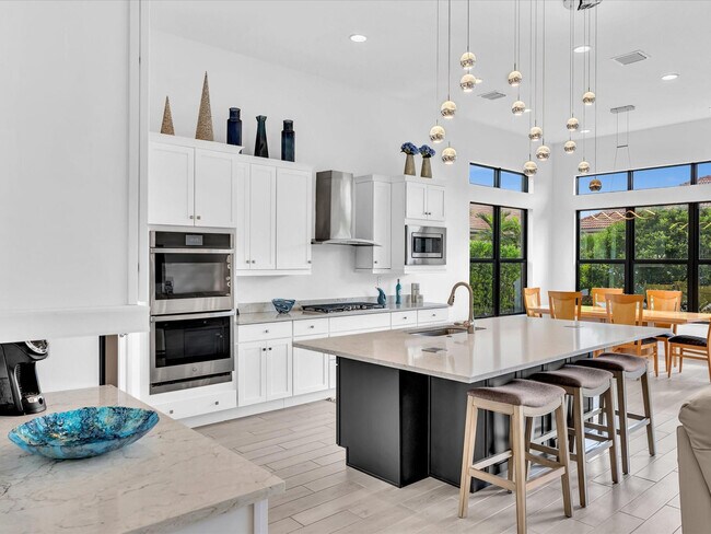 Building Photo - 8928 Bastille Cir E