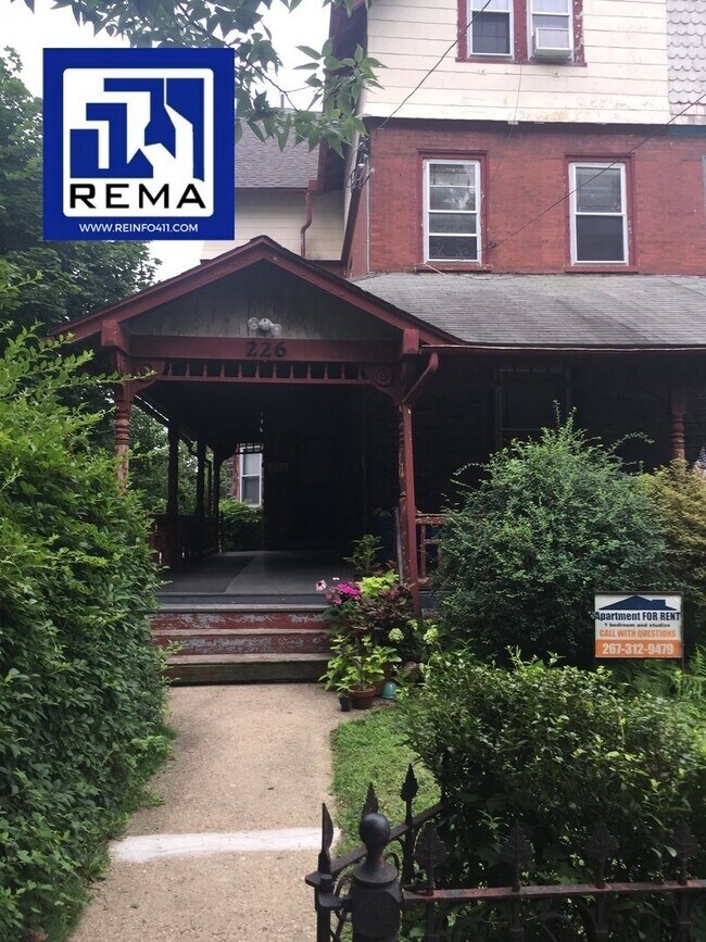 Building Photo - 226 Winona St