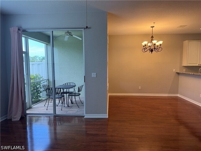 Building Photo - 1410 Mariposa Cir